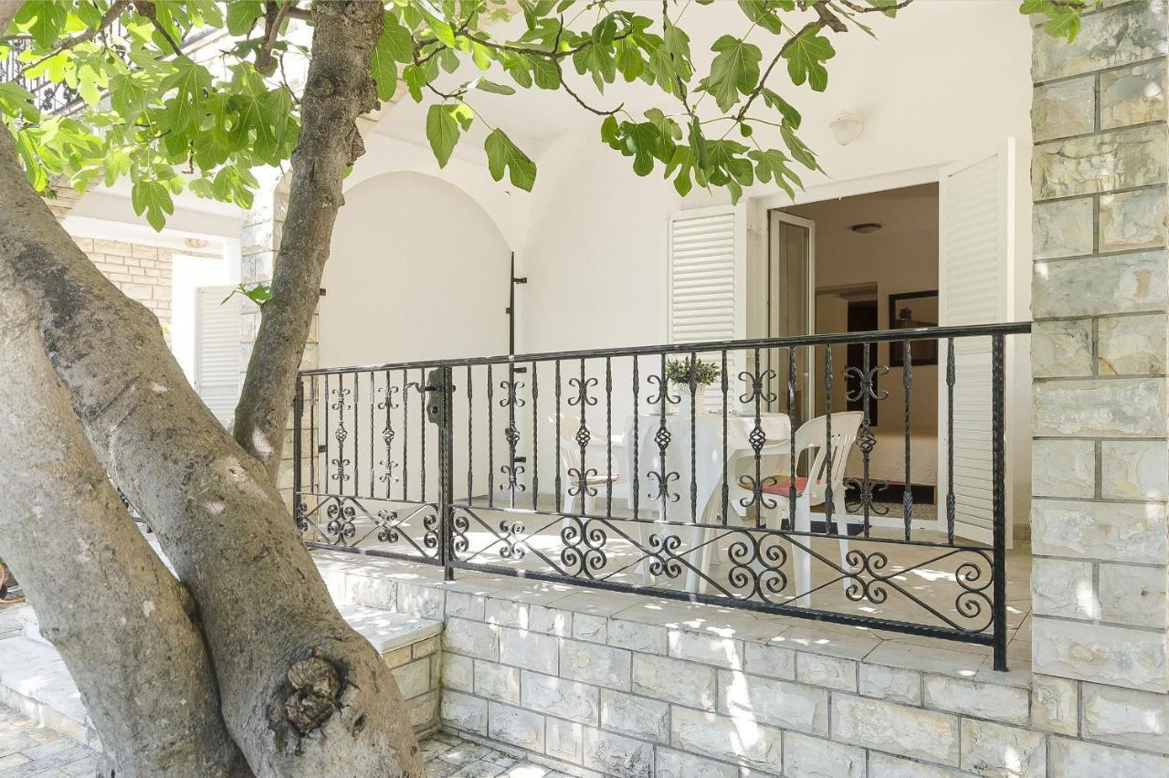 Apartments Karolina Vodice Eksteriør billede